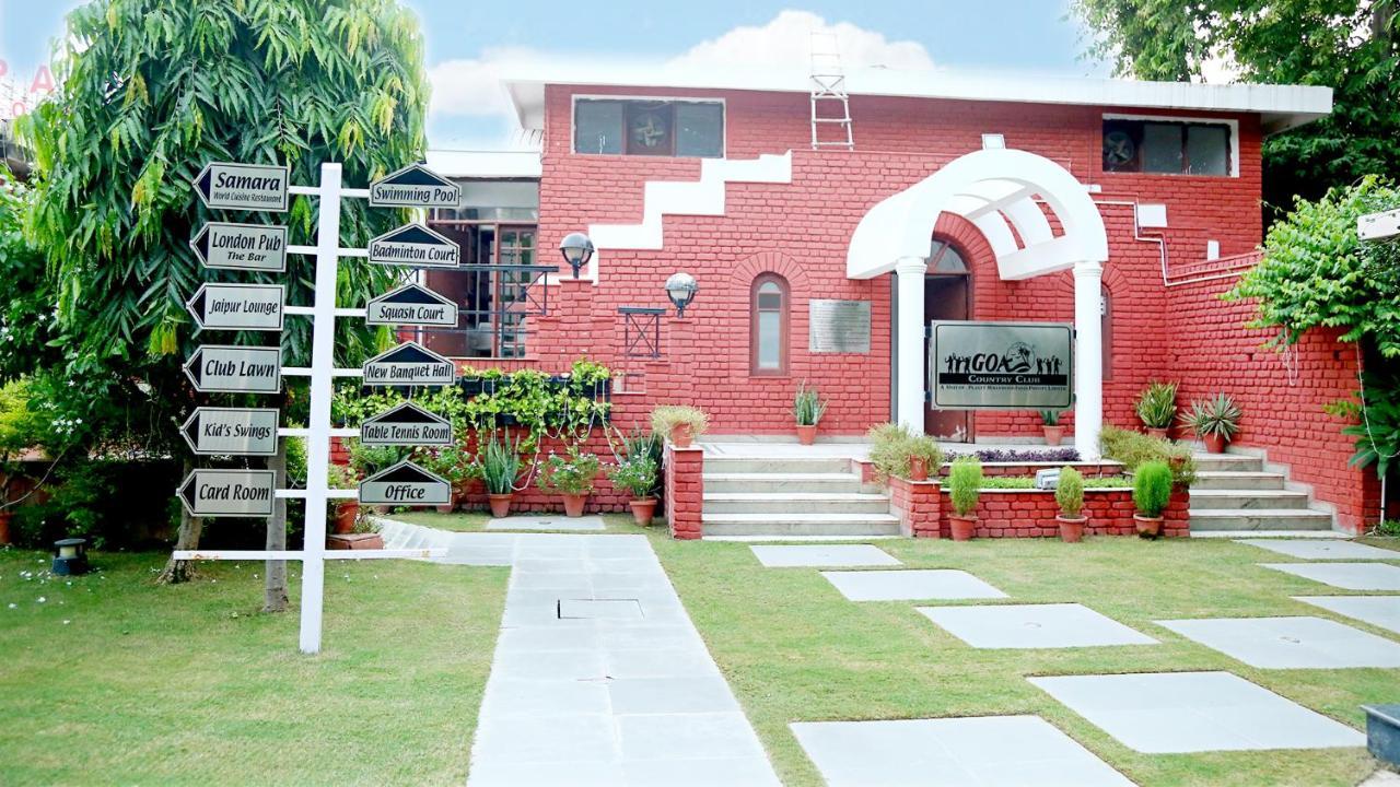 Goa Country Club Hotel Gurgaon Exterior photo