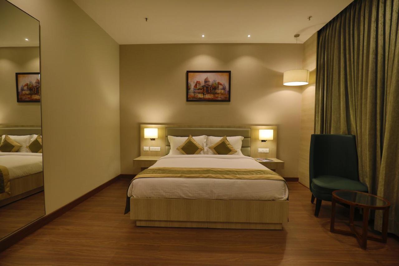 Goa Country Club Hotel Gurgaon Exterior photo