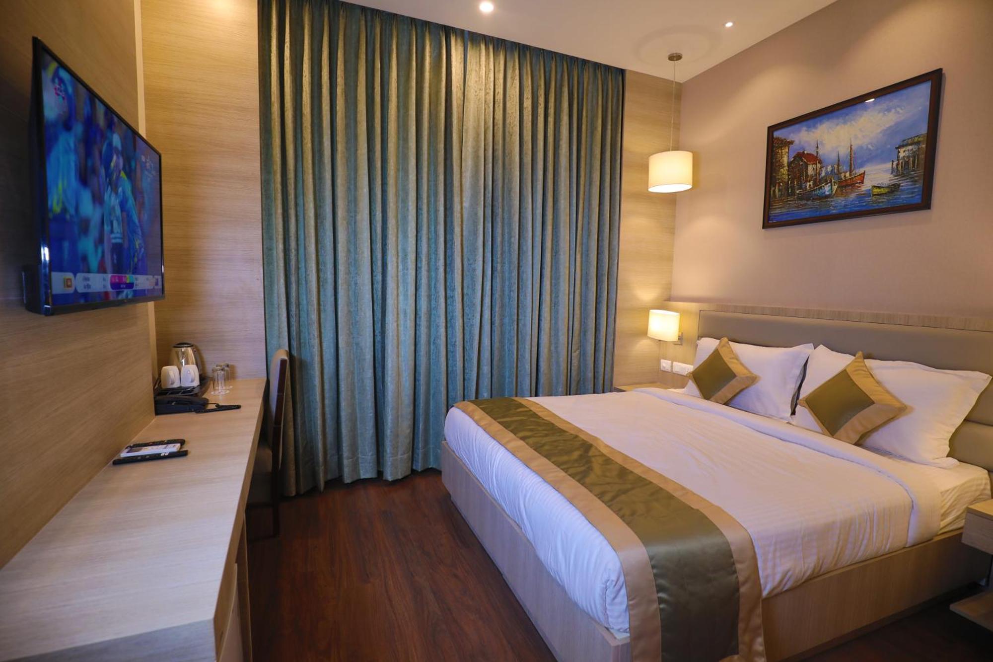 Goa Country Club Hotel Gurgaon Exterior photo