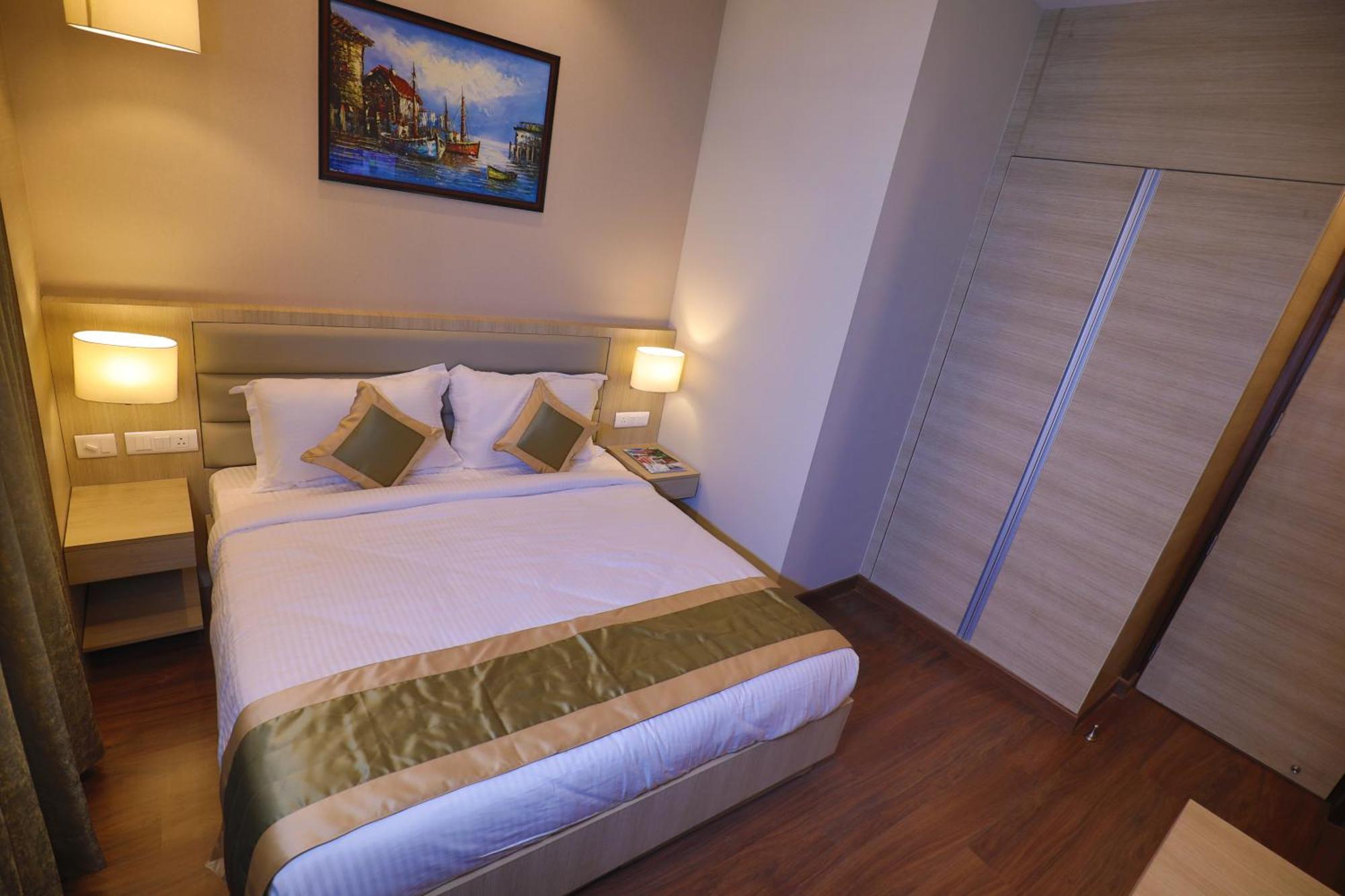 Goa Country Club Hotel Gurgaon Exterior photo