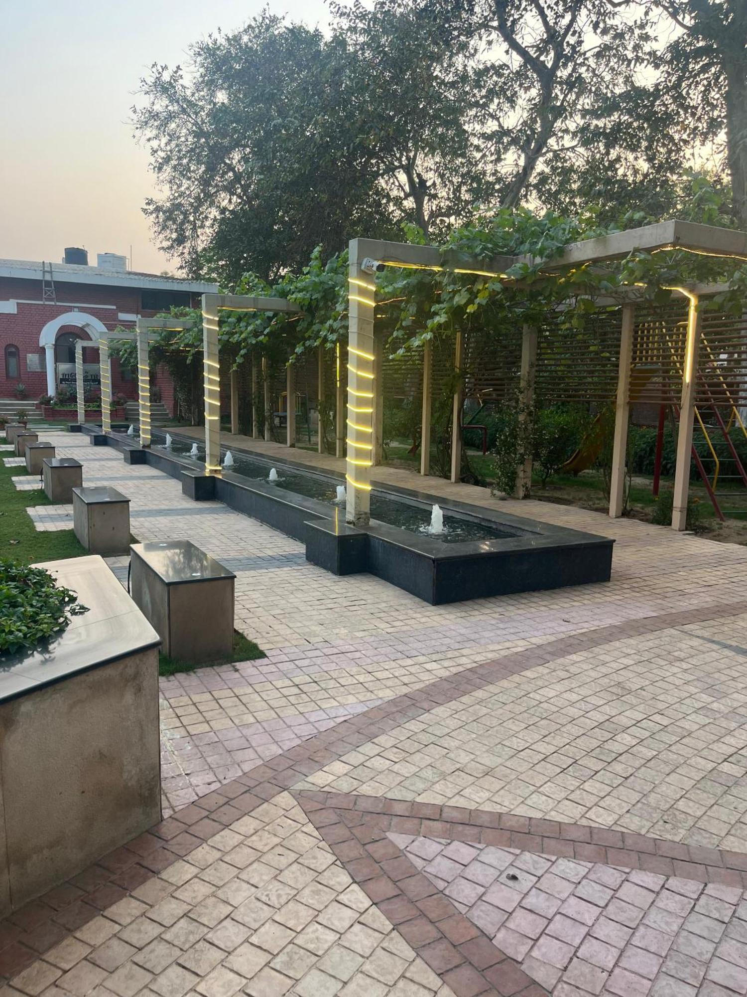 Goa Country Club Hotel Gurgaon Exterior photo